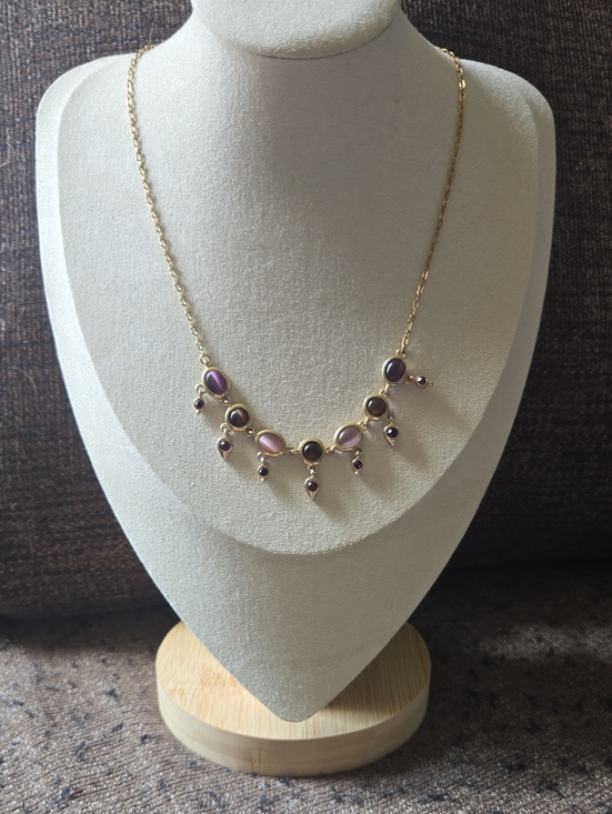 Jewelry - Vintage Gold Tone Necklace with Purple and Pink Cat Eye Stones 90s 💫